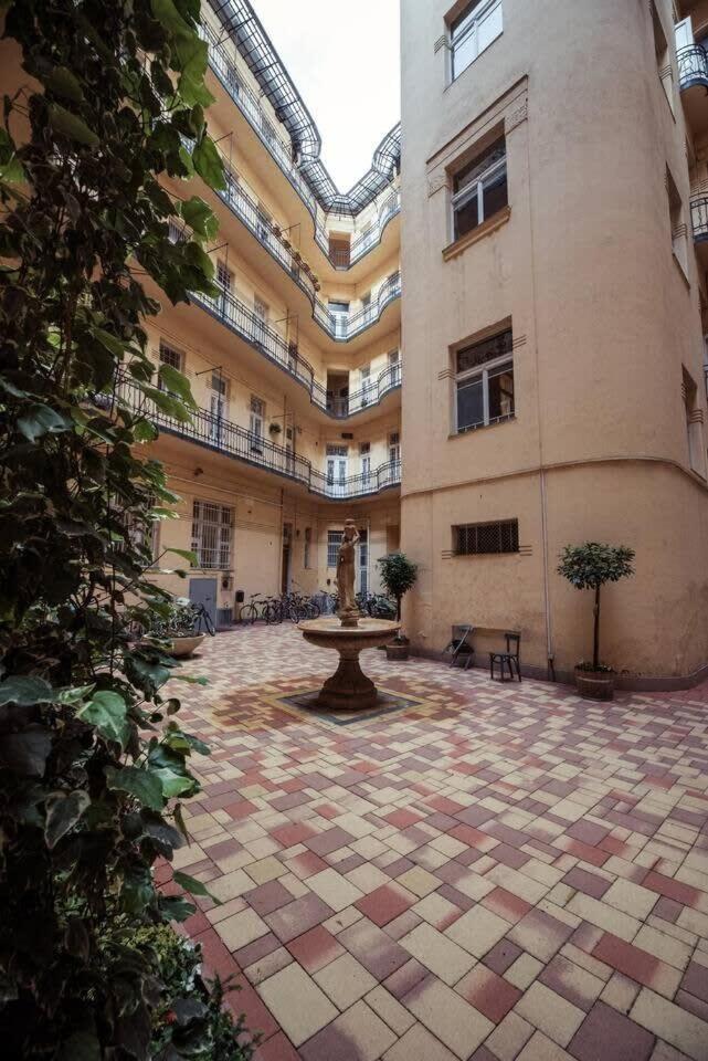 Renovated Design Apartment Close To The Danube Budapest Eksteriør billede